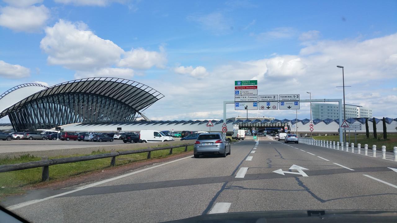 Hotelf1 Lyon Isle D'Abeau Ouest St Exupery Saint-Quentin-Fallavier Exterior photo